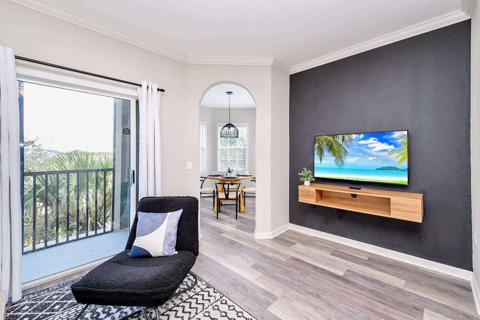 Cozy 2br - Private Balcony - Near Casa de férias Orlando